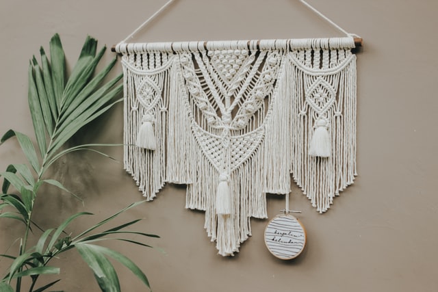 What’s the Difference Between Macrame and Crochet?