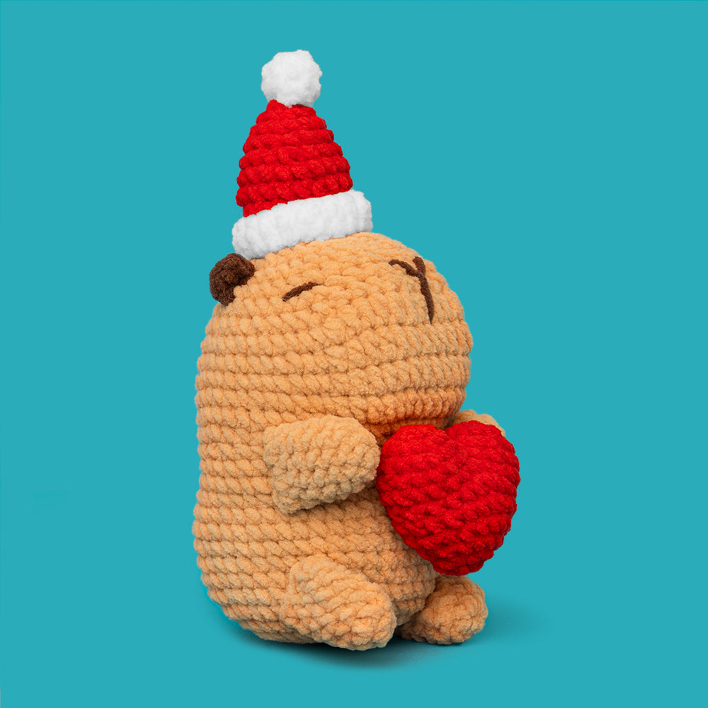 Heart Magnet Christmas Brown Capybara Crochet Kit