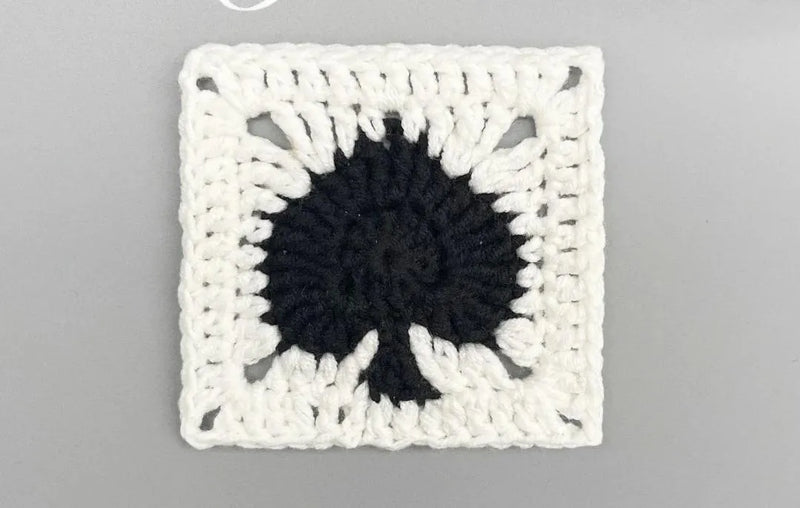 Free Crochet Spade Granny Square Pattern