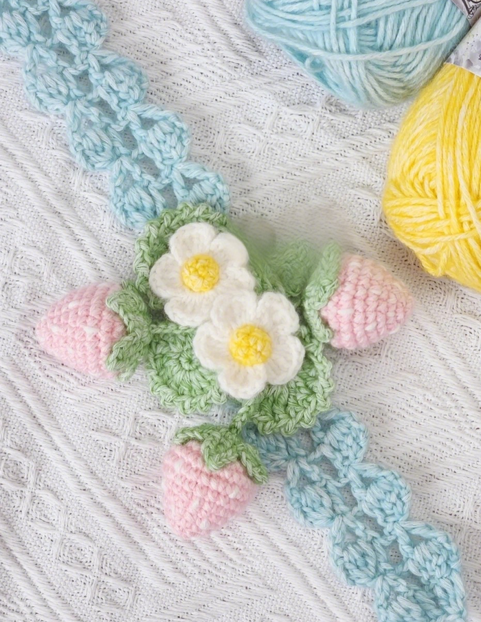 Free Crochet Strawberry Leaf Headband Pattern